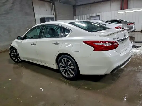 1N4AL3AP5HC271984 2017 NISSAN ALTIMA - Image 2