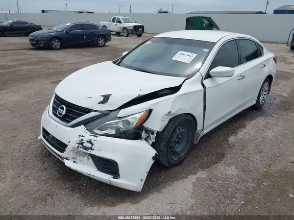 1N4AL3AP5HC272214 2017 NISSAN ALTIMA - Image 2