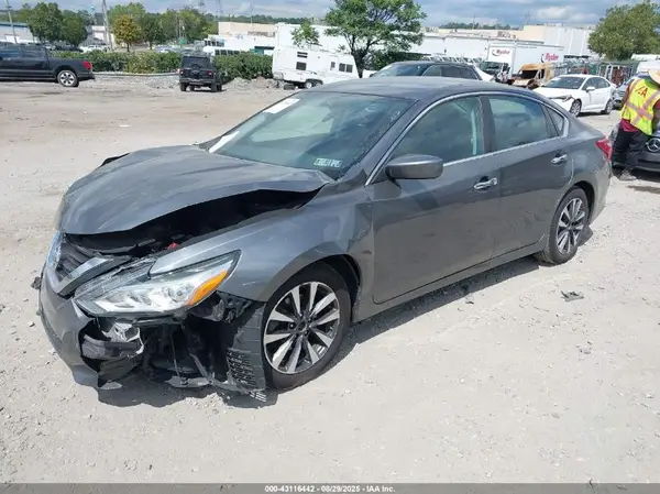 1N4AL3AP5HC274741 2017 NISSAN ALTIMA - Image 2
