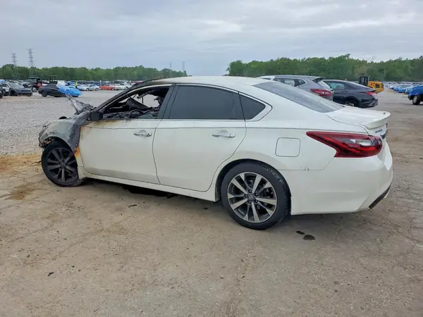 1N4AL3AP5HC280409 2017 NISSAN ALTIMA - Image 2