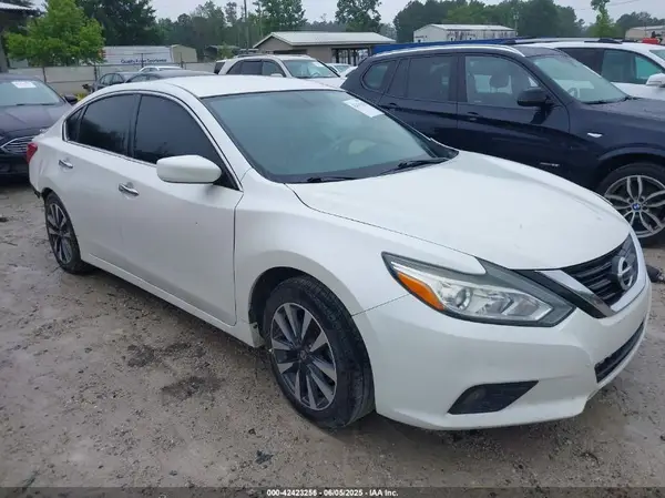 1N4AL3AP5HC284685 2017 NISSAN ALTIMA - Image 1