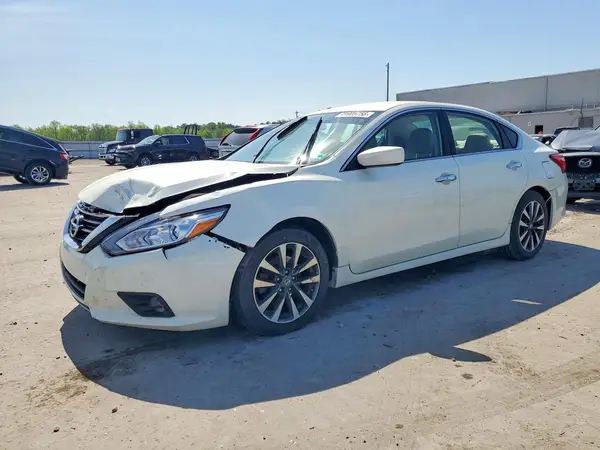 1N4AL3AP5HC284864 2017 NISSAN ALTIMA - Image 1