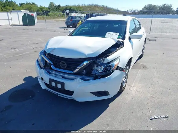 1N4AL3AP5HC290843 2017 NISSAN ALTIMA - Image 2