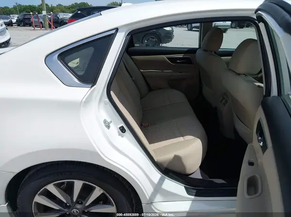 1N4AL3AP5HC473272 2017 NISSAN ALTIMA - Image 8