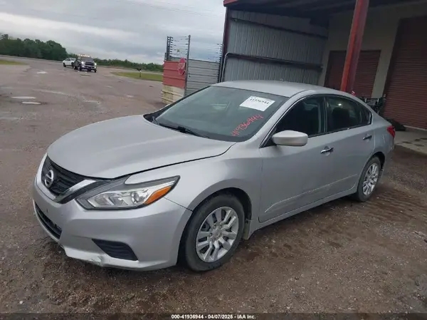 1N4AL3AP5HC482165 2017 NISSAN ALTIMA - Image 2