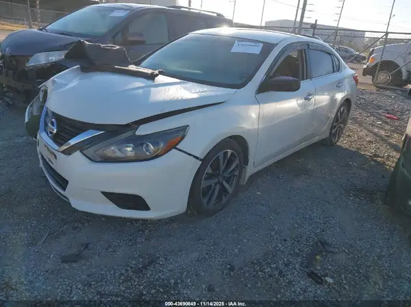 1N4AL3AP5HC487611 2017 NISSAN ALTIMA - Image 2
