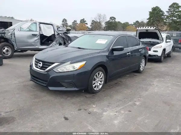 1N4AL3AP5HC494476 2017 NISSAN ALTIMA - Image 2