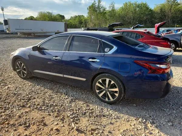 1N4AL3AP5HN306060 2017 NISSAN ALTIMA - Image 2