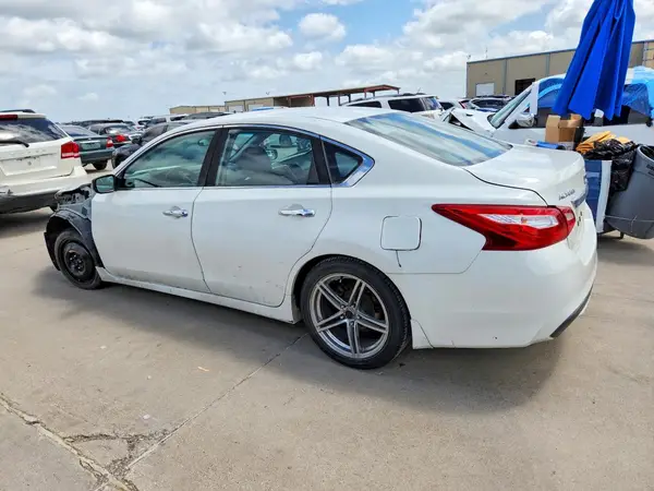 1N4AL3AP5HN312585 2017 NISSAN ALTIMA - Image 2