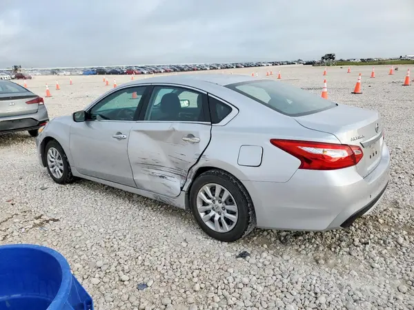 1N4AL3AP5HN318144 2017 NISSAN ALTIMA - Image 2