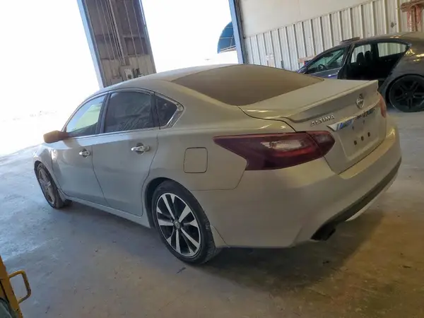 1N4AL3AP5HN319780 2017 NISSAN ALTIMA - Image 2