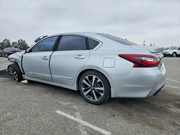 1N4AL3AP5HN321321 2017 NISSAN ALTIMA - Image 2