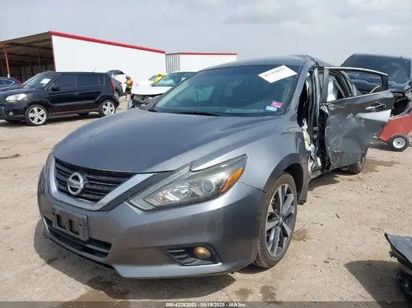 1N4AL3AP5HN338068 2017 NISSAN ALTIMA - Image 2