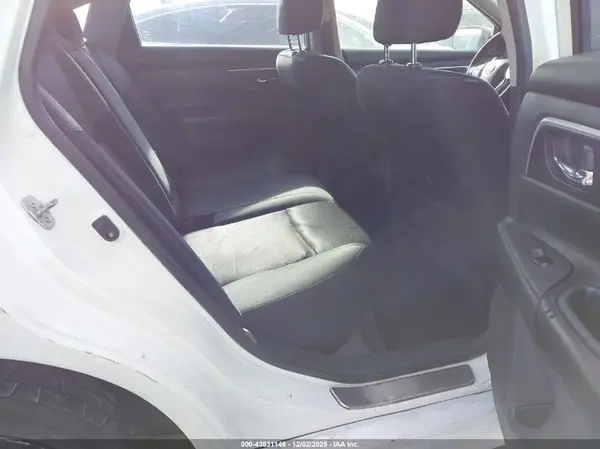 1N4AL3AP5HN342167 2017 NISSAN ALTIMA - Image 8