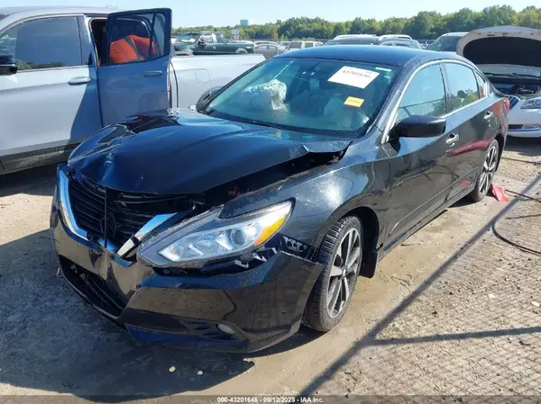 1N4AL3AP5JC104532 2018 NISSAN ALTIMA - Image 2