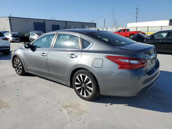 1N4AL3AP5JC105597 2018 NISSAN ALTIMA - Image 2