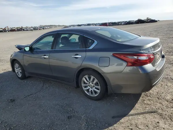 1N4AL3AP5JC105714 2018 NISSAN ALTIMA - Image 2