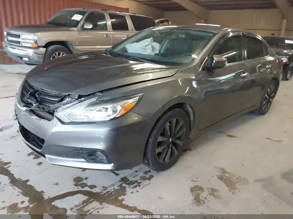 1N4AL3AP5JC107737 2018 NISSAN ALTIMA - Image 2