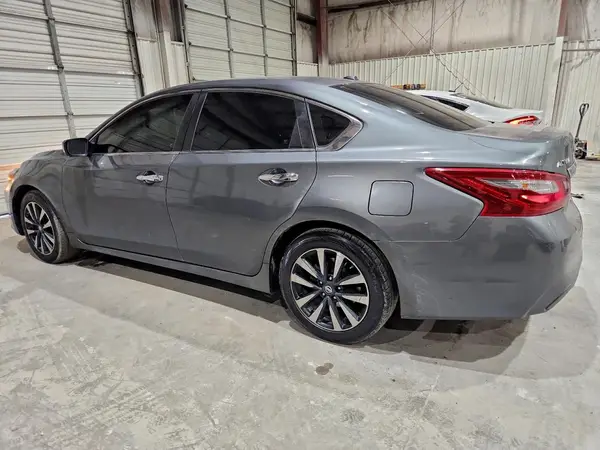 1N4AL3AP5JC110492 2018 NISSAN ALTIMA - Image 2