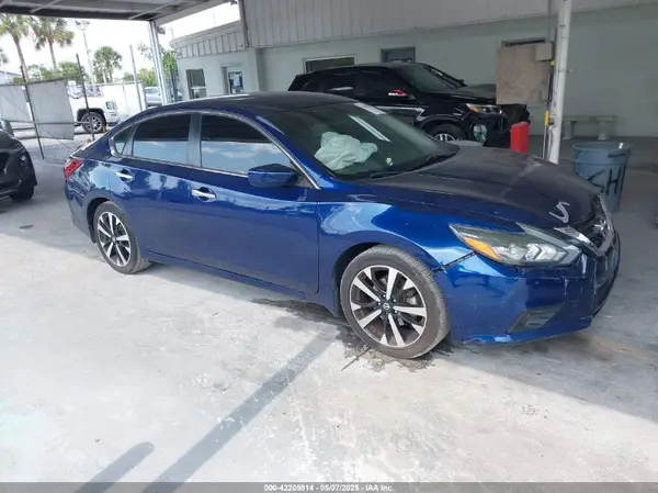1N4AL3AP5JC111271 2018 NISSAN ALTIMA - Image 1
