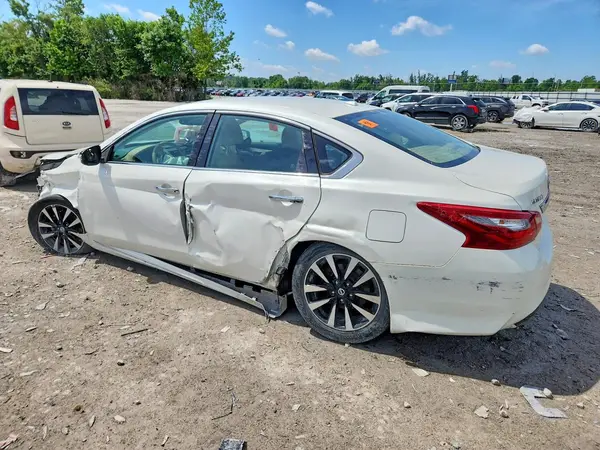1N4AL3AP5JC111433 2018 NISSAN ALTIMA - Image 2