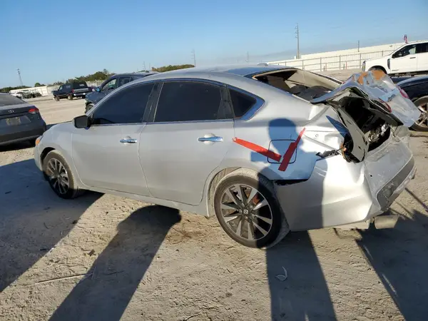 1N4AL3AP5JC113182 2018 NISSAN ALTIMA - Image 2