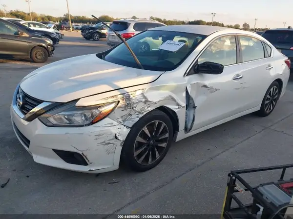 1N4AL3AP5JC119094 2018 NISSAN ALTIMA - Image 2