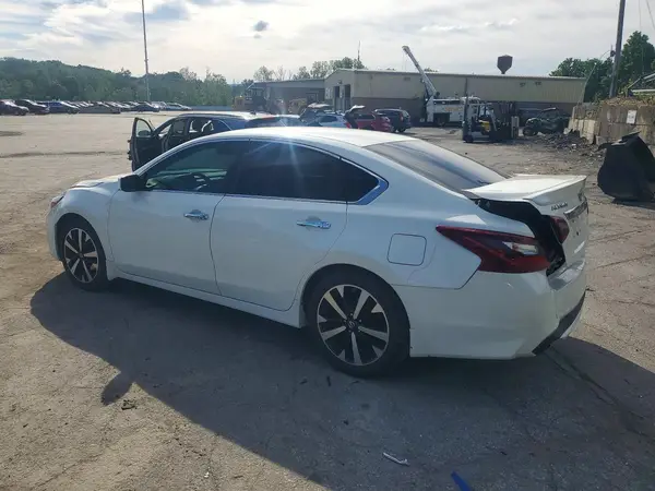 1N4AL3AP5JC120858 2018 NISSAN ALTIMA - Image 2