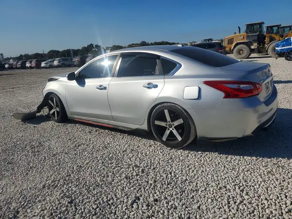 1N4AL3AP5JC128510 2018 NISSAN ALTIMA - Image 2