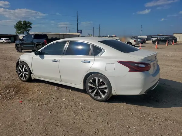1N4AL3AP5JC129057 2018 NISSAN ALTIMA - Image 2