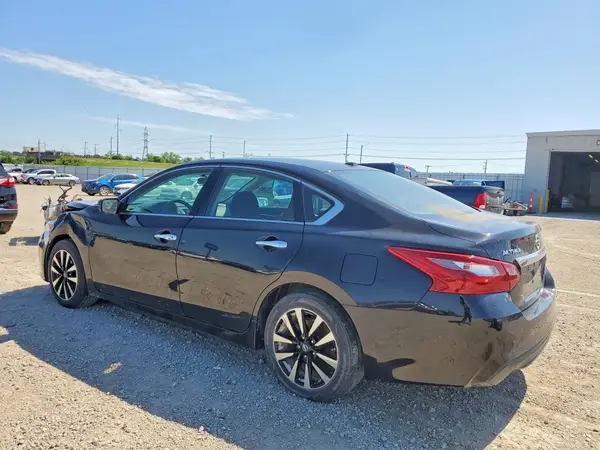 1N4AL3AP5JC129754 2018 NISSAN ALTIMA - Image 2