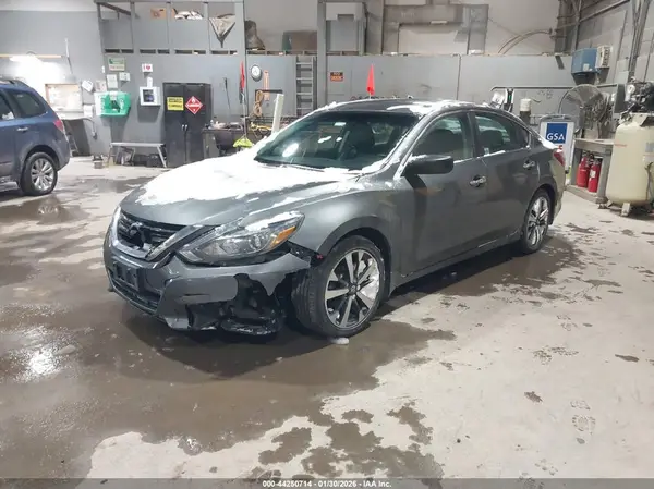 1N4AL3AP5JC130094 2018 NISSAN ALTIMA - Image 2