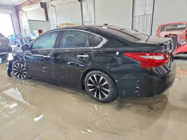 1N4AL3AP5JC131374 2018 NISSAN ALTIMA - Image 2