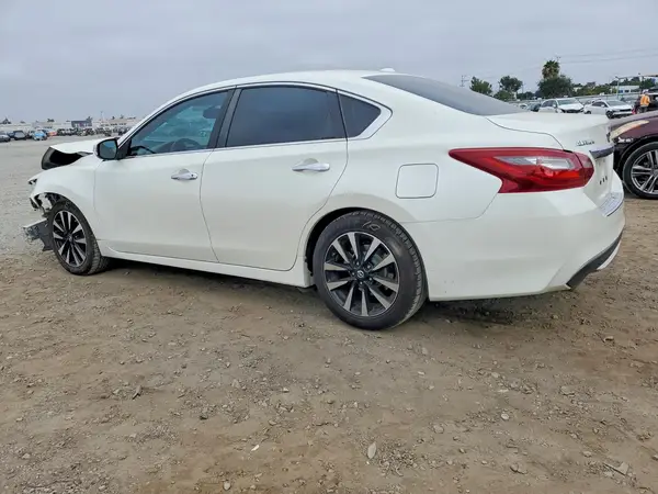 1N4AL3AP5JC134713 2018 NISSAN ALTIMA - Image 2