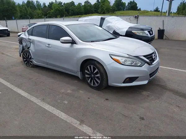 1N4AL3AP5JC136896 2018 NISSAN ALTIMA - Image 1