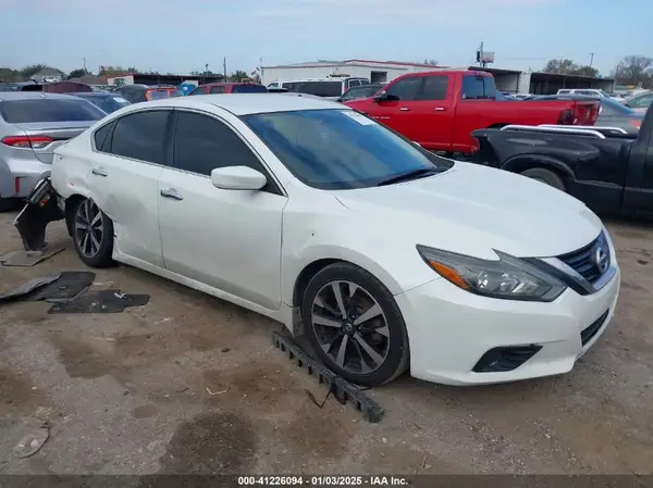 1N4AL3AP5JC138437 2018 NISSAN ALTIMA - Image 1