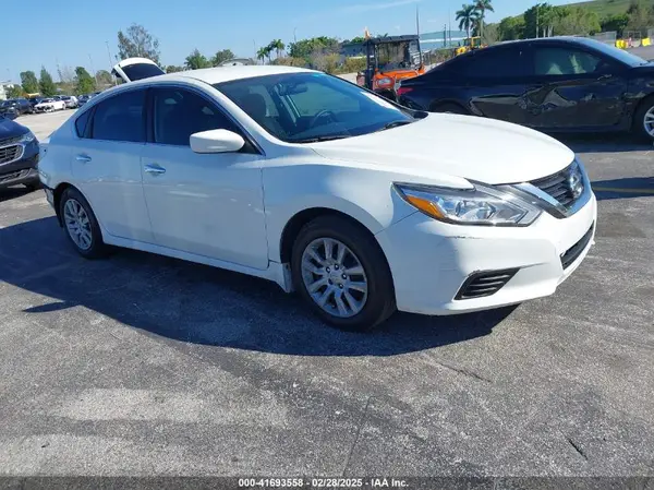 1N4AL3AP5JC140219 2018 NISSAN ALTIMA - Image 1