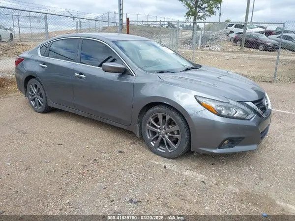 1N4AL3AP5JC141046 2018 NISSAN ALTIMA - Image 1