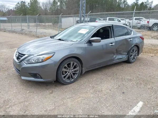 1N4AL3AP5JC141046 2018 NISSAN ALTIMA - Image 2