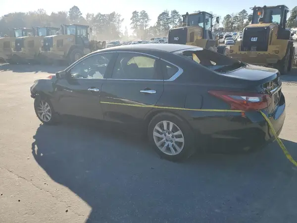 1N4AL3AP5JC143699 2018 NISSAN ALTIMA - Image 2