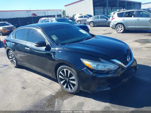 1N4AL3AP5JC143749 2018 NISSAN ALTIMA - Image 1