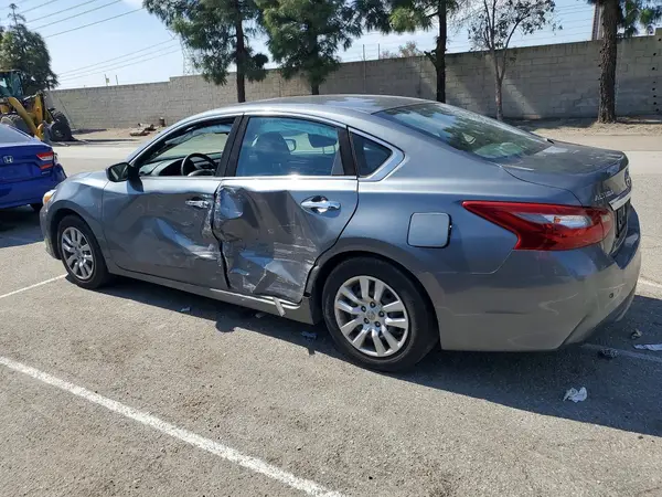 1N4AL3AP5JC146747 2018 NISSAN ALTIMA - Image 2
