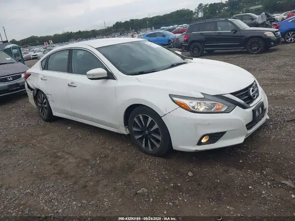 1N4AL3AP5JC150037 2018 NISSAN ALTIMA - Image 1