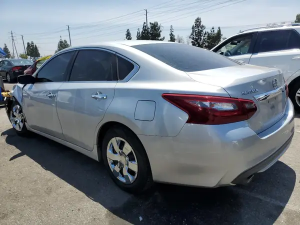 1N4AL3AP5JC153830 2018 NISSAN ALTIMA - Image 2