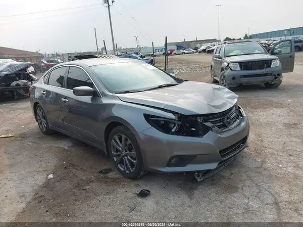 1N4AL3AP5JC155285 2018 NISSAN ALTIMA - Image 1
