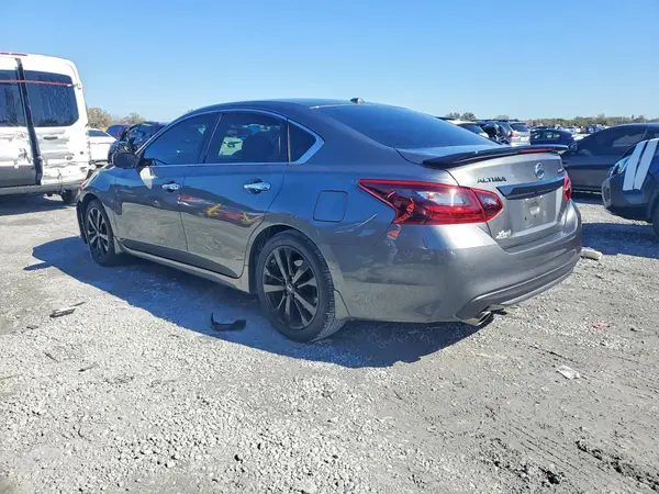 1N4AL3AP5JC157263 2018 NISSAN ALTIMA - Image 2