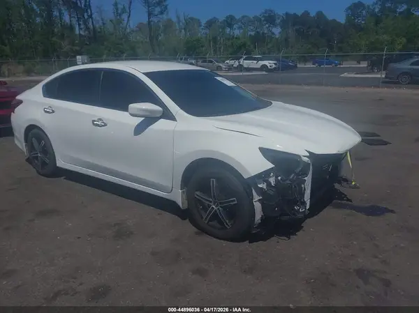 1N4AL3AP5JC157411 2018 NISSAN ALTIMA - Image 1