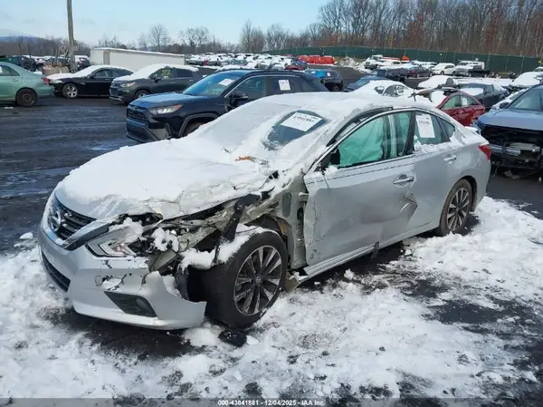 1N4AL3AP5JC157828 2018 NISSAN ALTIMA - Image 2