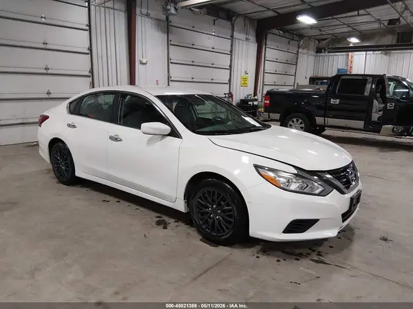1N4AL3AP5JC157943 2018 NISSAN ALTIMA - Image 1