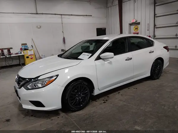 1N4AL3AP5JC157943 2018 NISSAN ALTIMA - Image 2